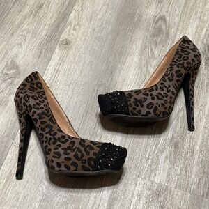 Leopard print platform studded heel 5‎ inch. Size 5.5
